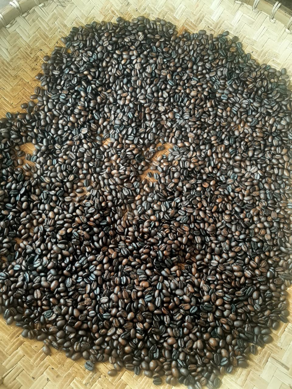 Roasted coffee beans